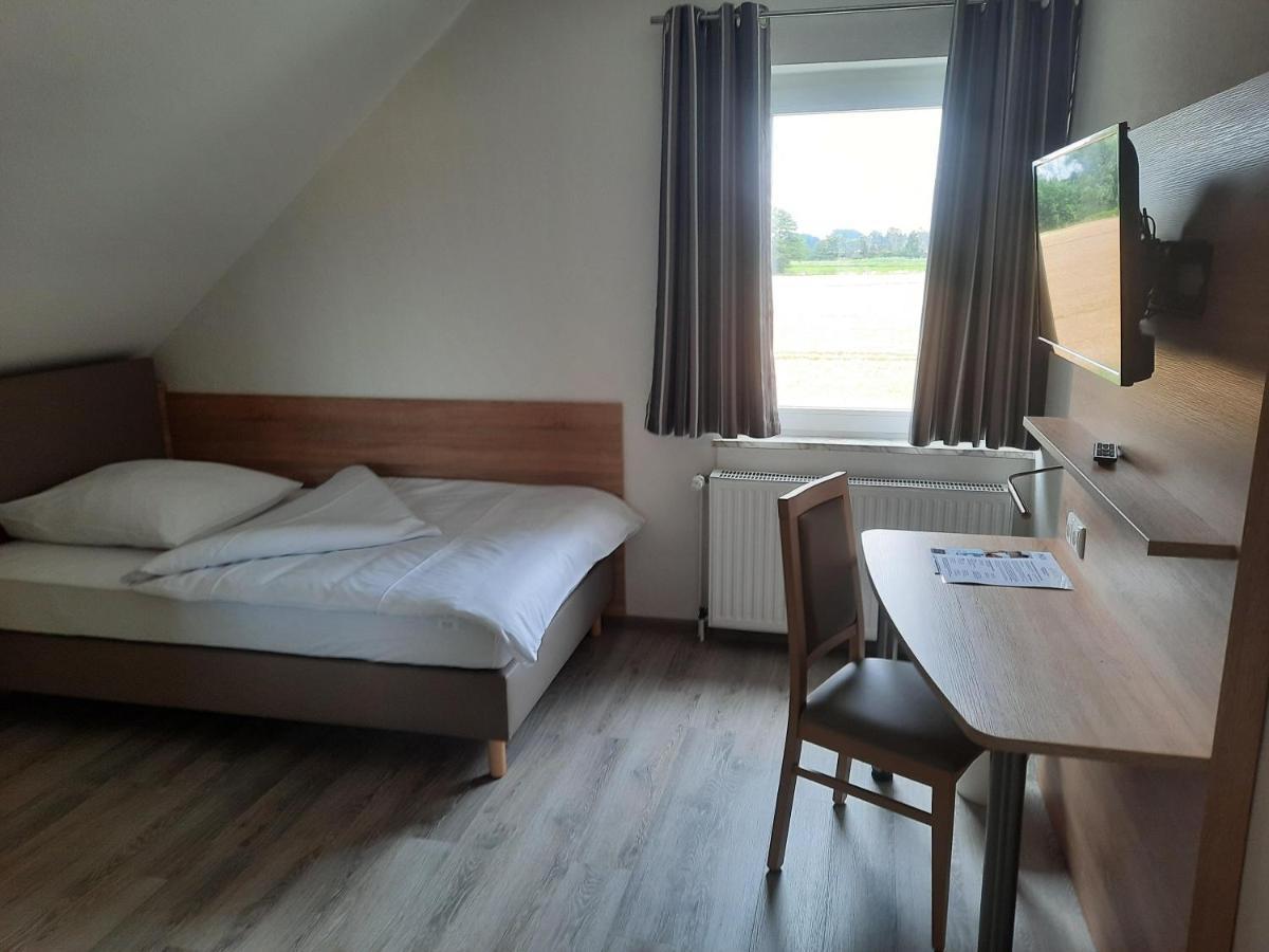 Hotel Zur Erholung & Restaurant Amme'S Landhaus Eicklingen Bagian luar foto